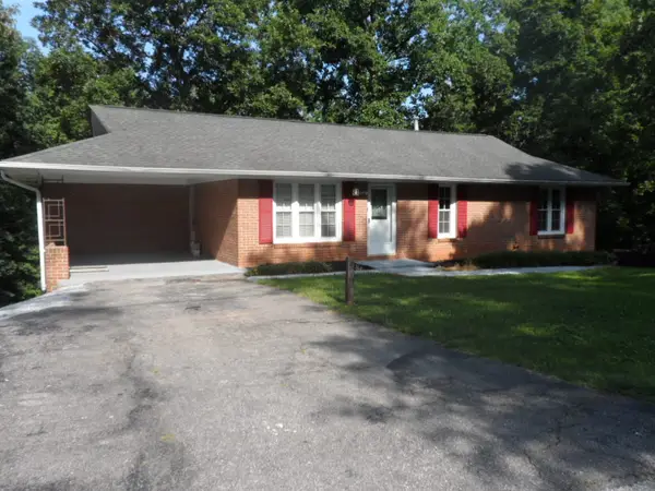 2011 Forest Drive, Seneca, SC 29672