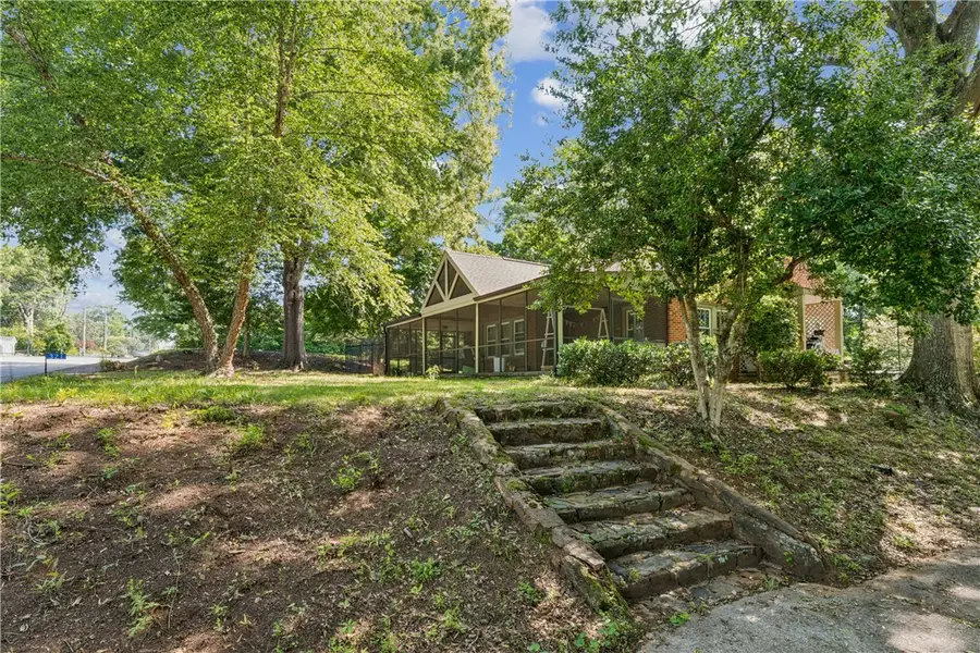 321 S Pine Street, Walhalla, SC 29691 - #2
