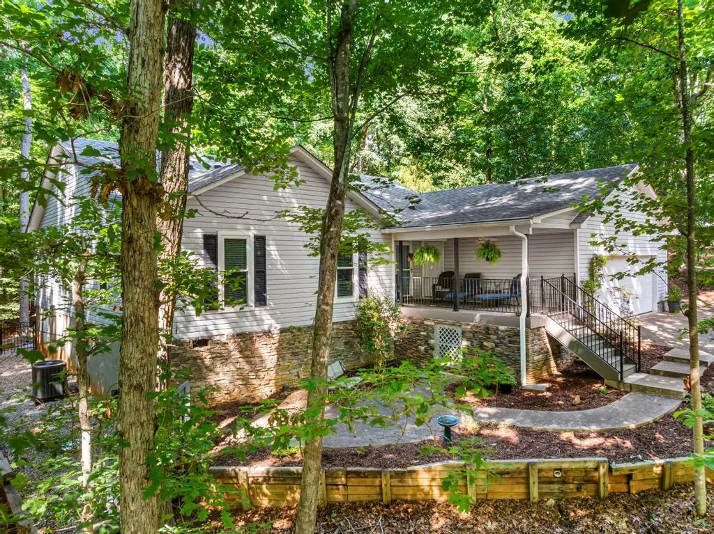 1303 S Arrowhead Dr Drive, Westminster, SC 29693 - #1
