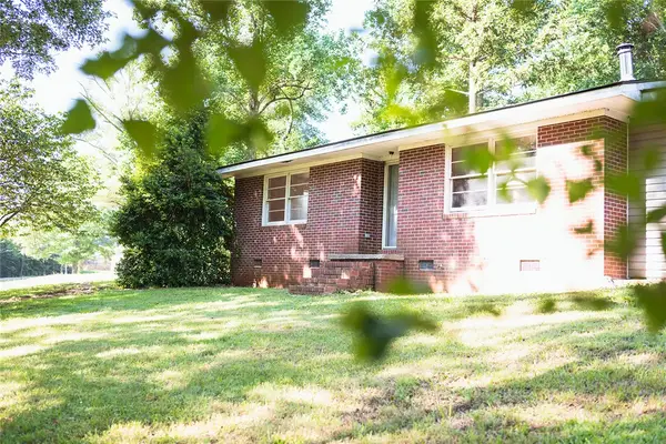 209 Cleveland Pike Road, Westminster, SC 29693