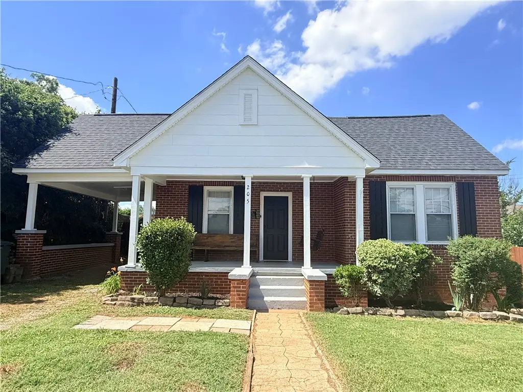205 E South 5th Street, Seneca, SC 29678 - #1