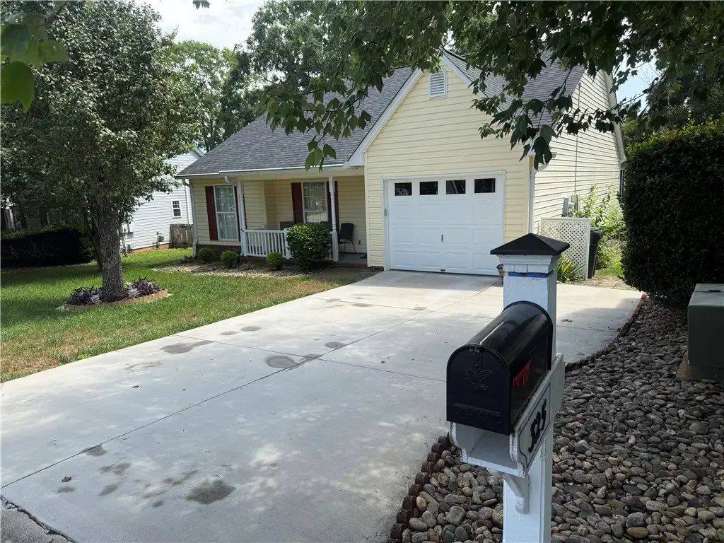 325 S Sandy Brook Way, Simpsonville, SC 29680 - #1