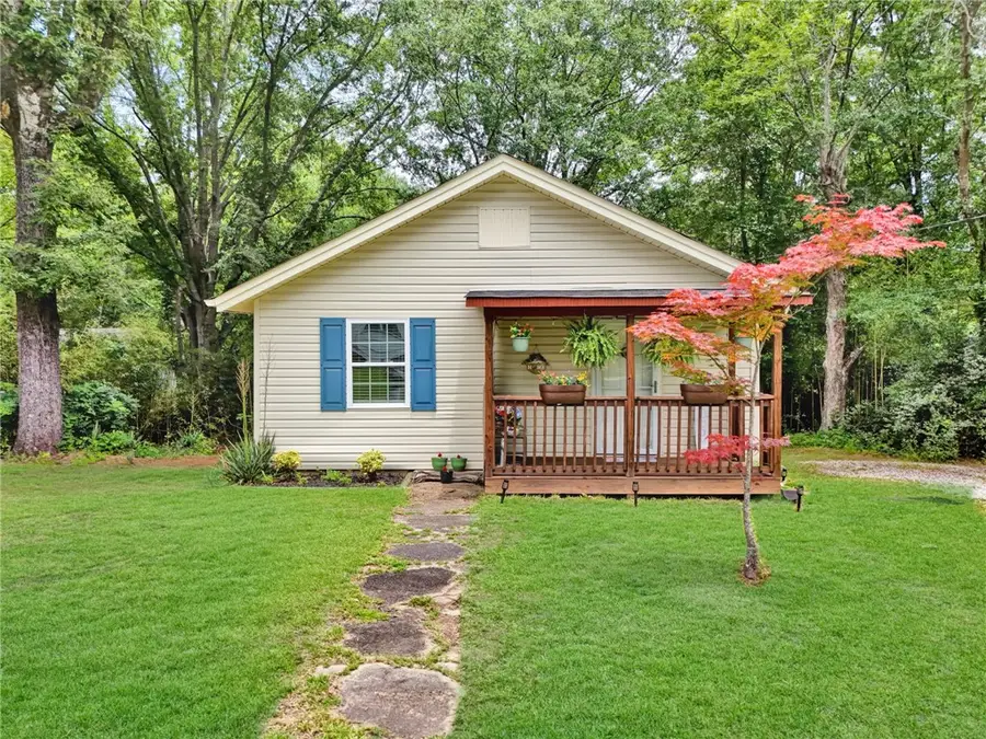301 S E Street, Easley, SC 29640 - #2