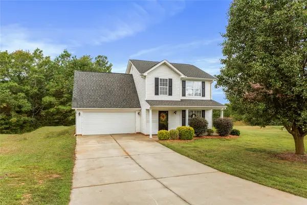 102 Lochenshire Place, Belton, SC 29627
