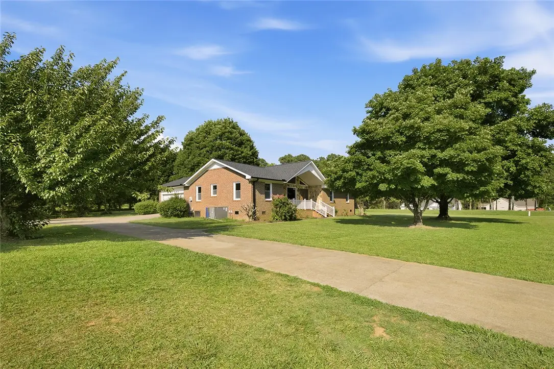 902 Cherokee Road, Pelzer, SC 29669 - #1