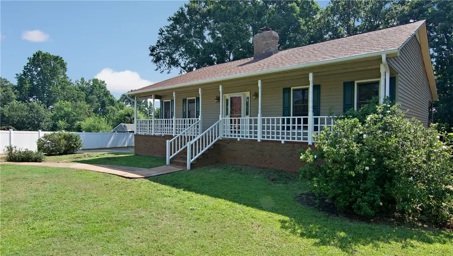 108 N Windy Point, Townville, SC 29689 - #3