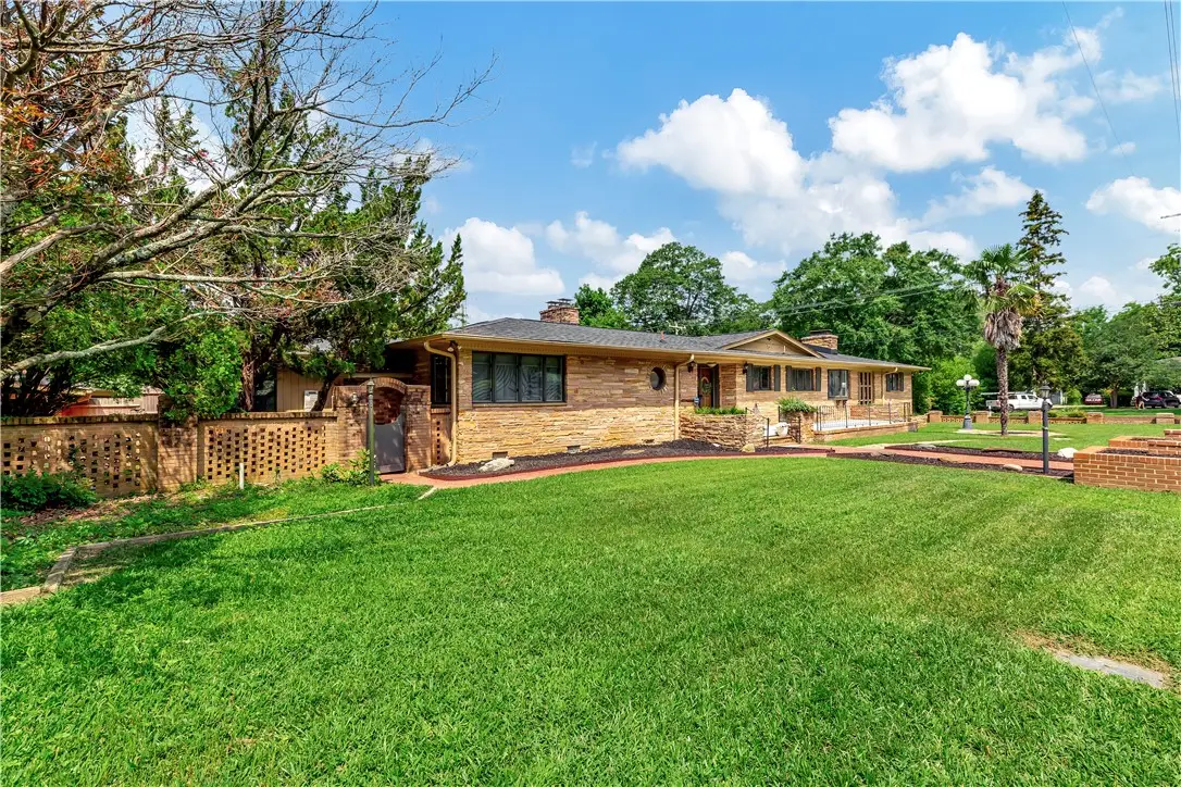 5 N Oak Street, Williamston, SC 29697 - #1