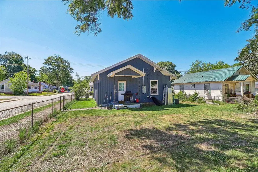 200 Jefferson Street, Clinton, SC 29325 - #3