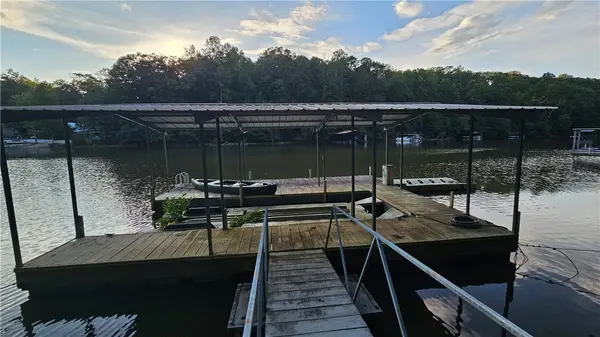 147 W Waters Edge Lane, West Union, SC 29696