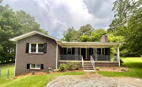 202 Muller Road, Walhalla, SC 29691