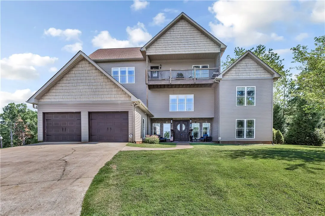 142 W Waters Edge Lane, West Union, SC 29696 - #1