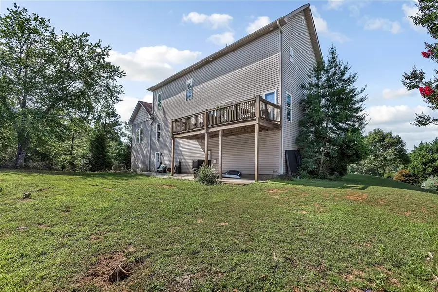 142 W Waters Edge Lane, West Union, SC 29696 - #3