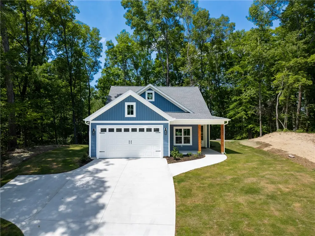 322 Oconee Avenue, Westminster, SC 29693 - #1