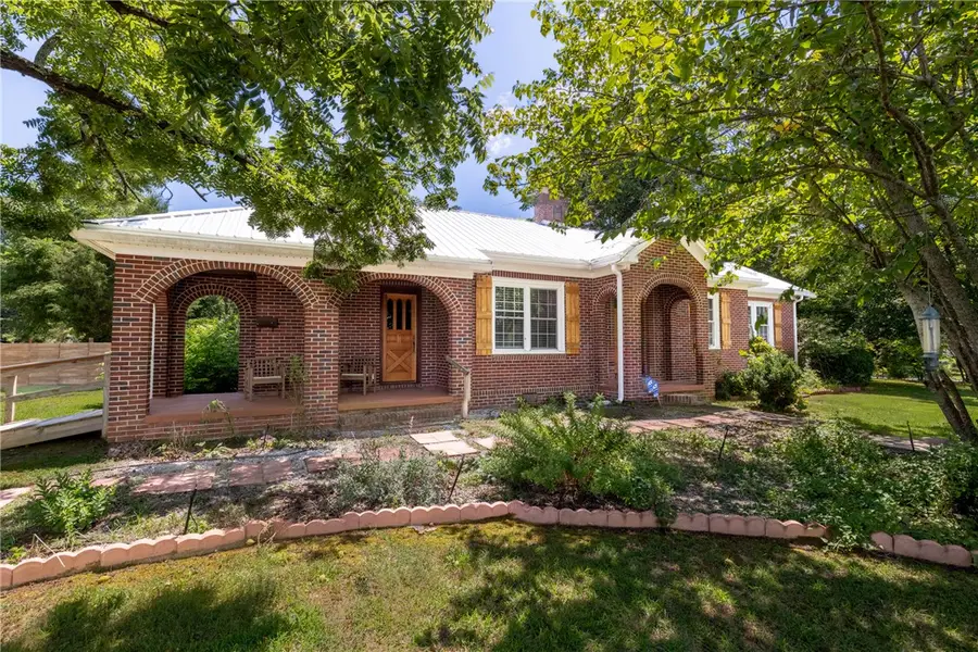 704 Cherry Street, Pendleton, SC 29670 - #2