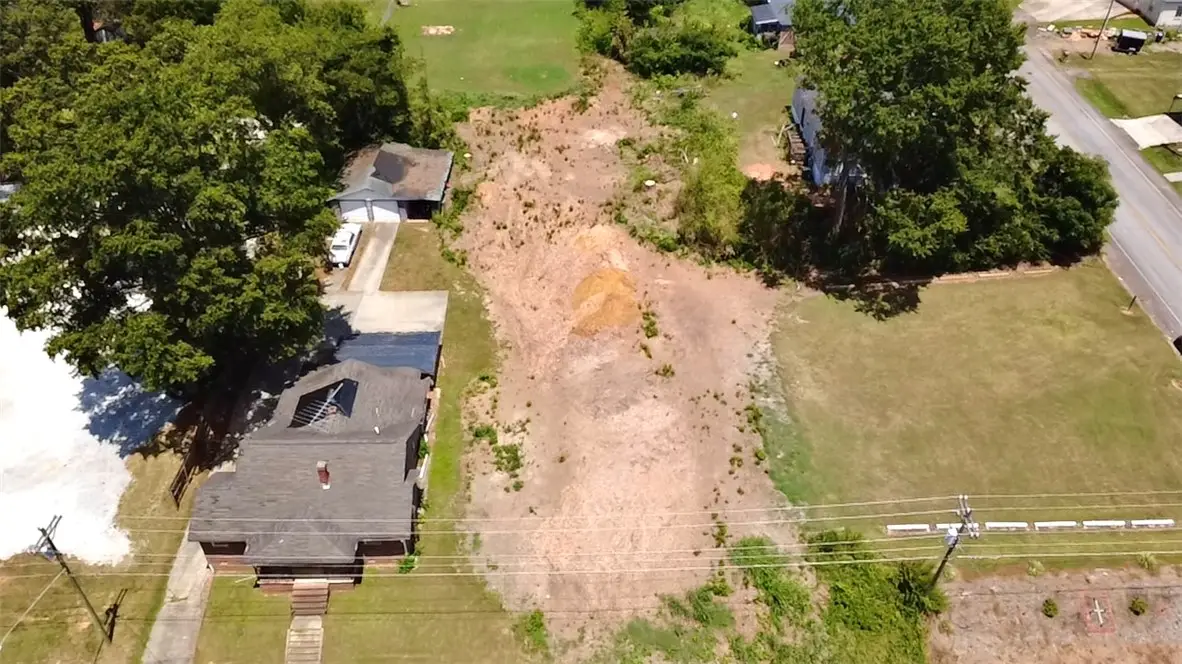 411 E South 2nd Street, Seneca, SC 29678 - #1