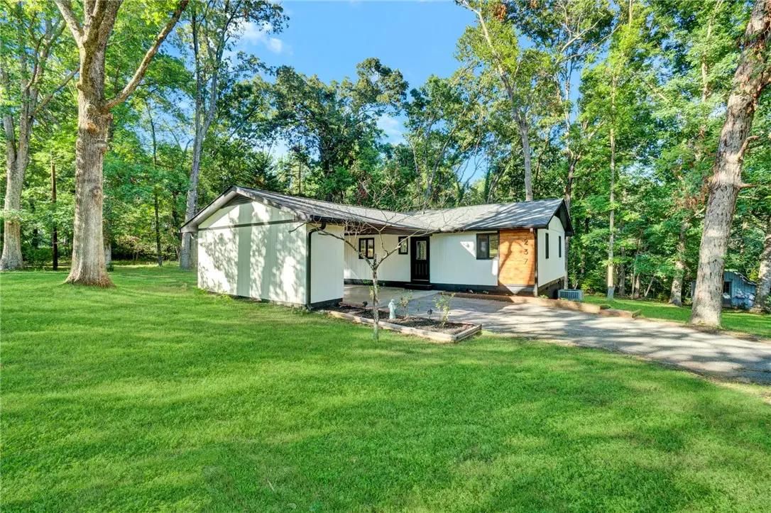 237 Earle Road, Central, SC 29630 - #1