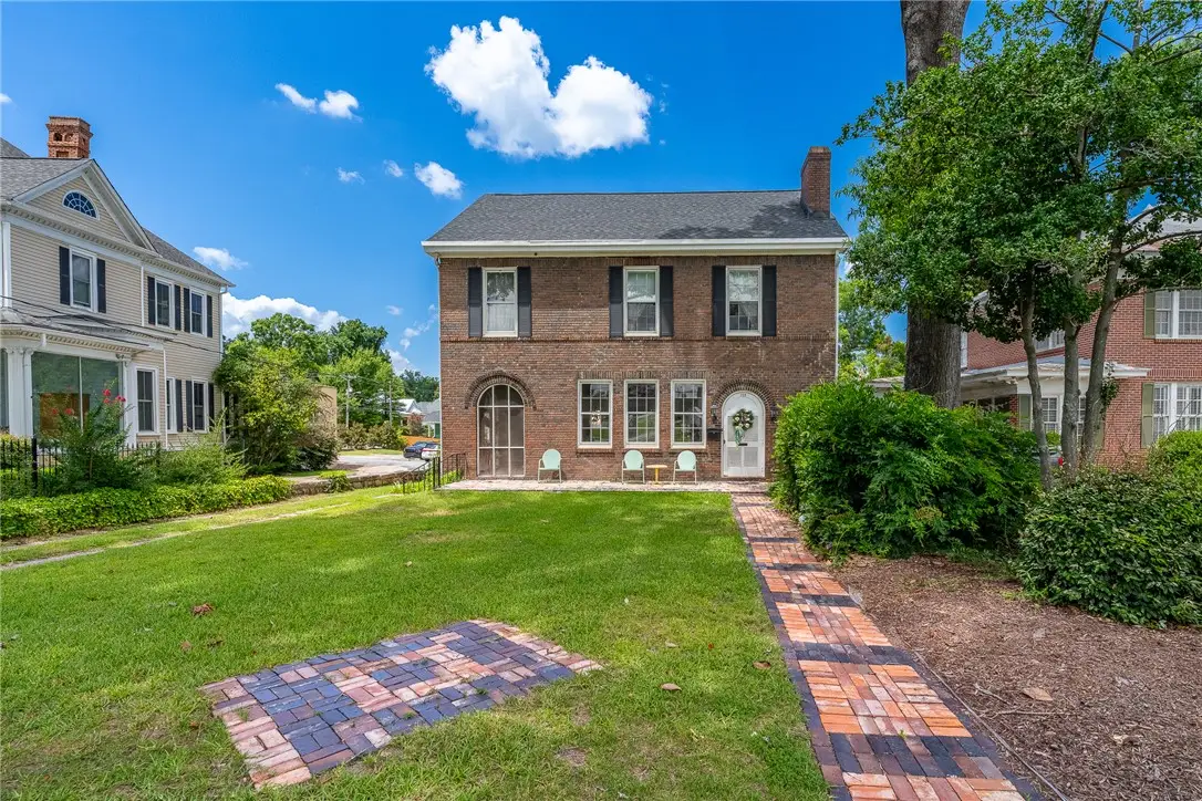 105 E Cambridge Avenue, Greenwood, SC 29646 - #1