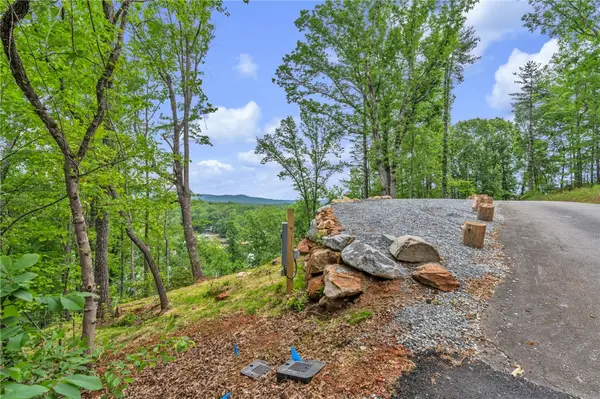 204 Whitewater Lake Road, Tamassee, SC 29686