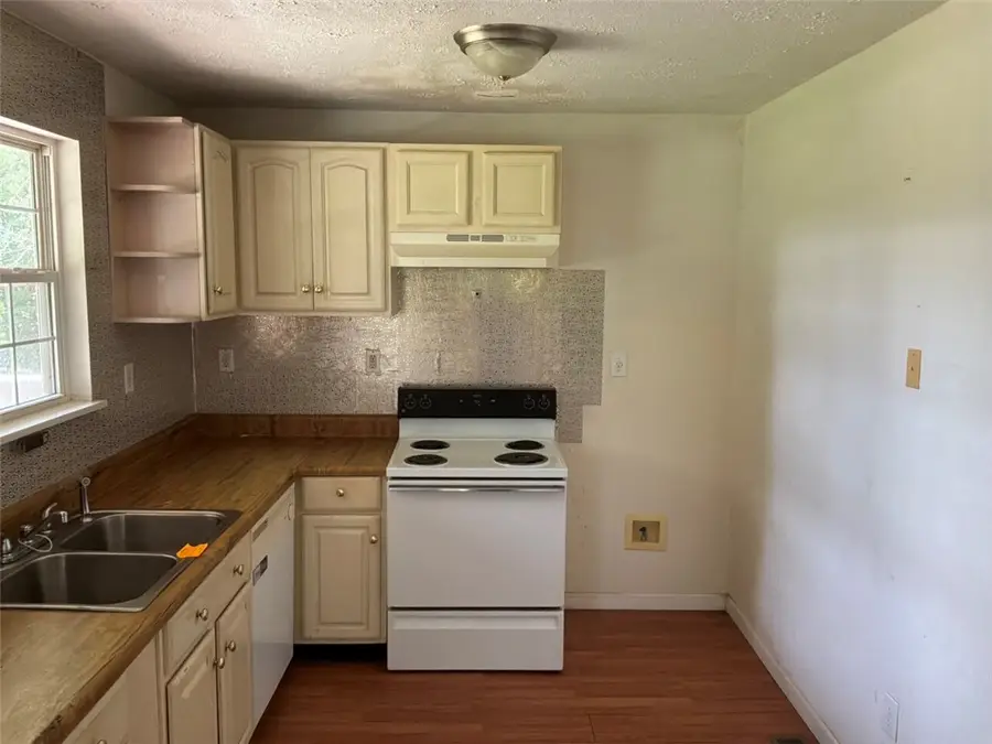 808 N Laurel Street, Walhalla, SC 29691 - #2