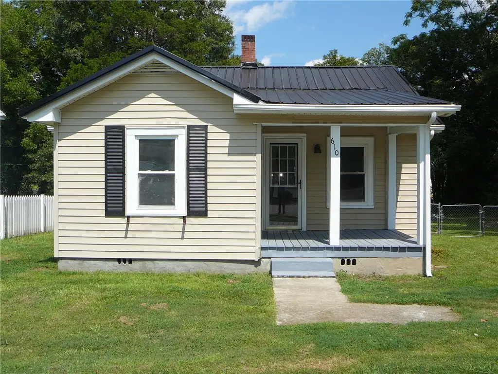 610 Heyward Avenue, Honea Path, SC 29654 - #1