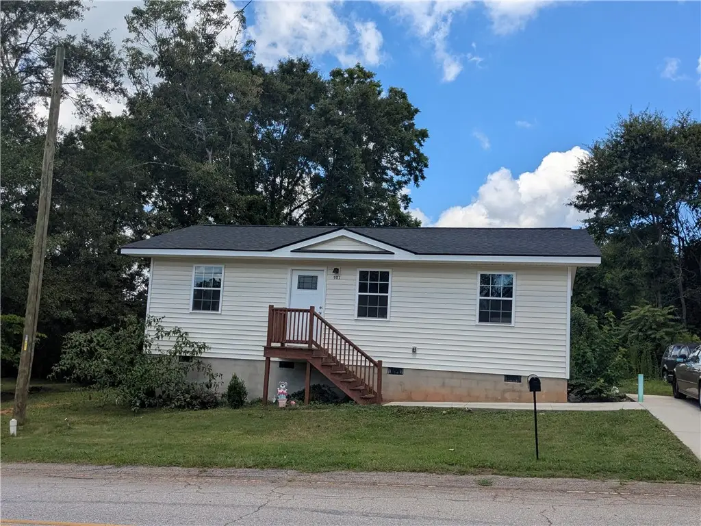 901 E South 1st Street, Seneca, SC 29678 - #1