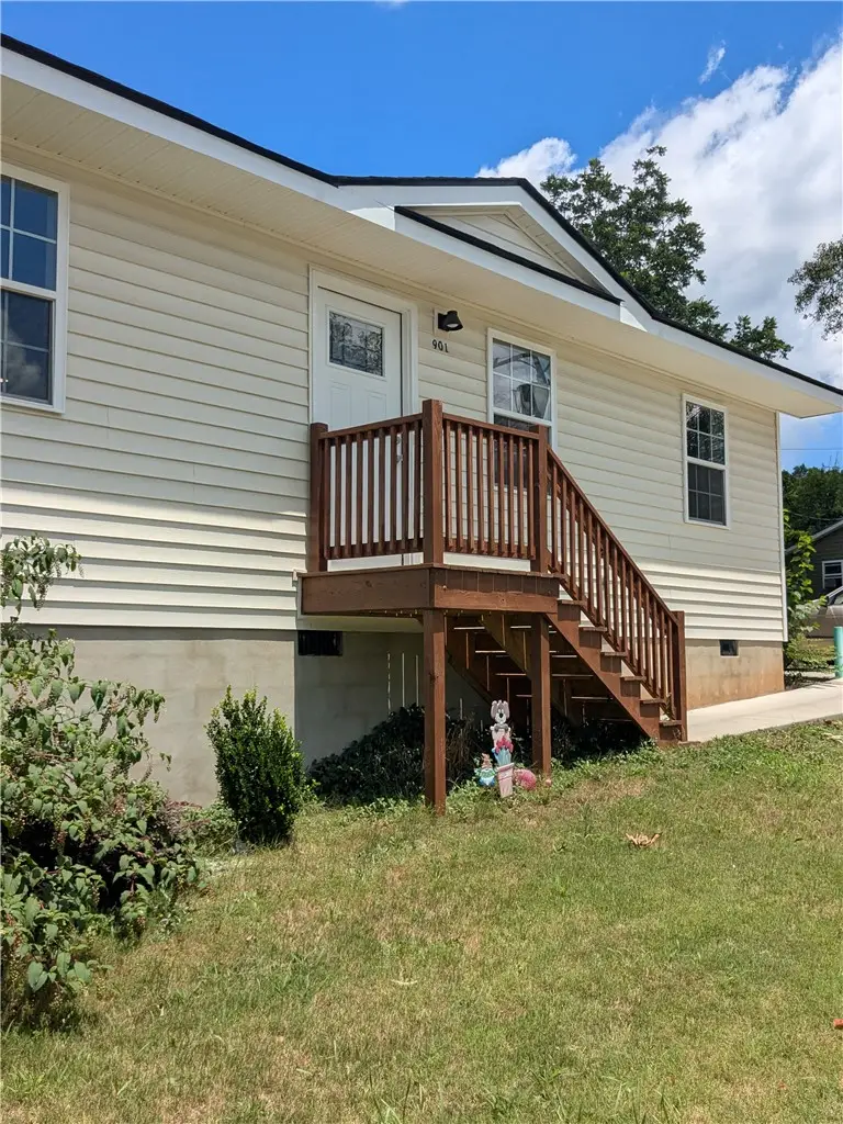 901 E South 1st Street, Seneca, SC 29678 - #2