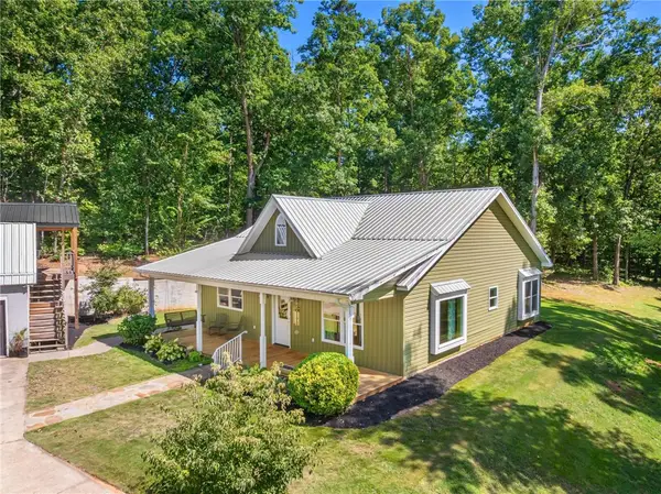 1747 Old Dobbins Bridge Road, Townville, SC 29689