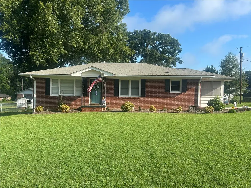 212 W Greer Street, Honea Path, SC 29654 - #1