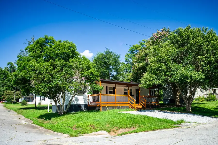203 N Hampton Street, Westminster, SC 29693 - #3