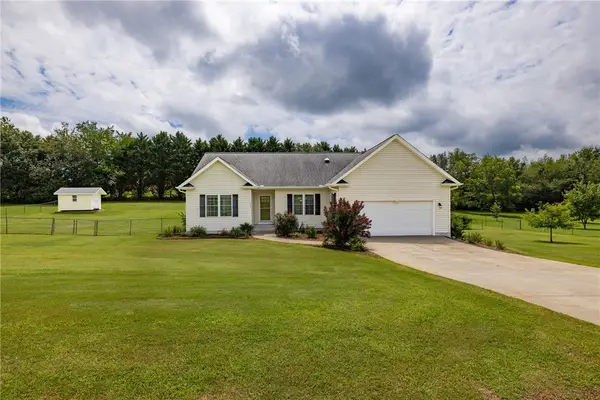 209 Peeble Creek Drive, Seneca, SC 29678