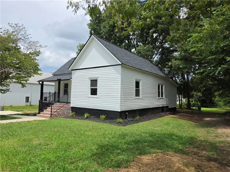 8 W First Street, Williamston, SC 29697 - #2