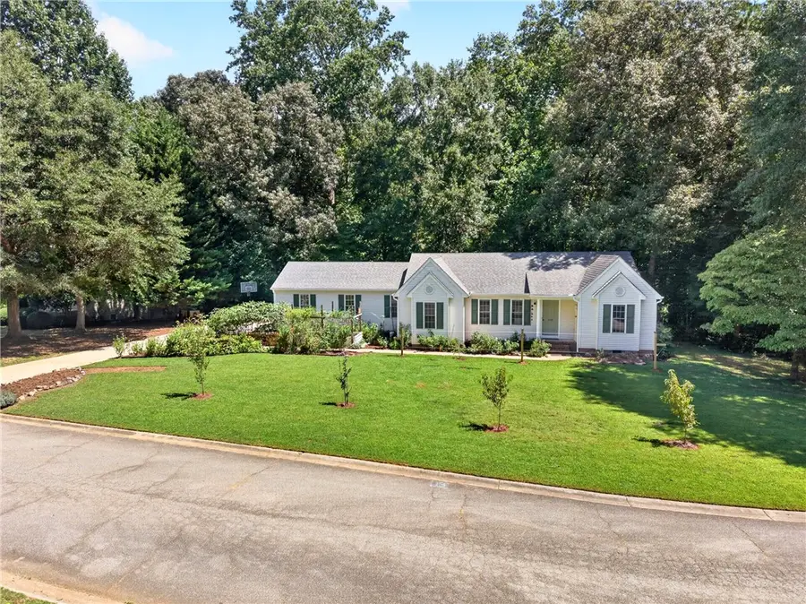 420 Brookstone Way, Central, SC 29630 - #3