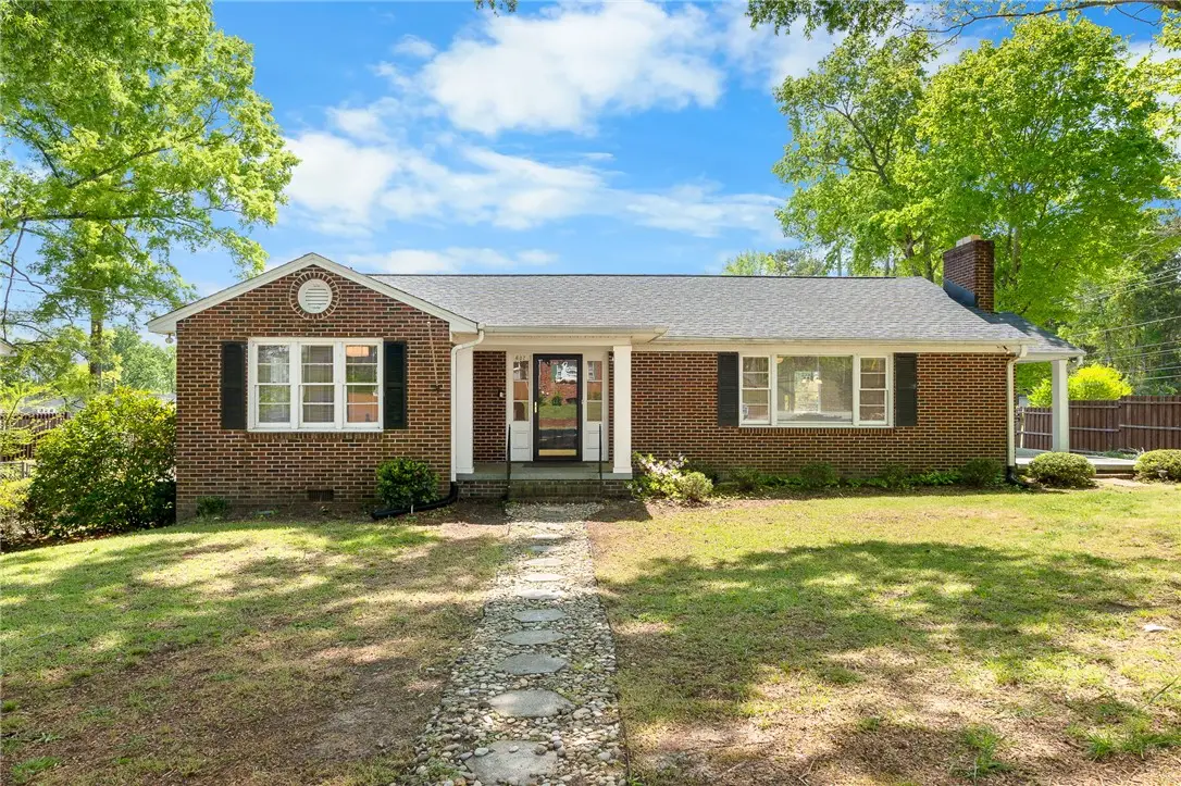 607 W Farley Avenue, Laurens, SC 29360 - #1