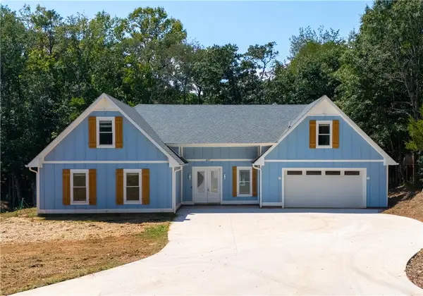 427 Lakewood Drive, Townville, SC 29689