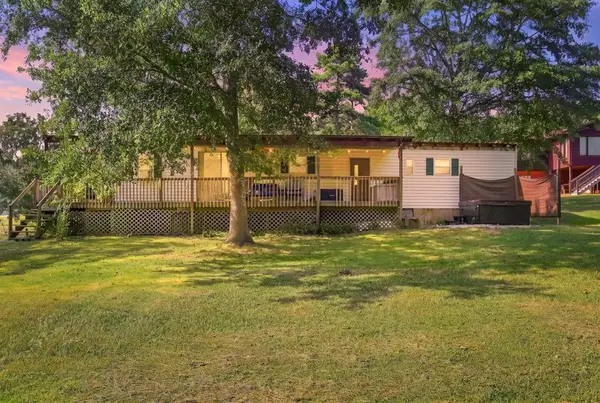 424 Hyde Cove Drive, Fair Play, SC 29643