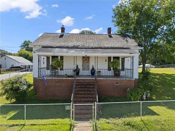 31 N Greenwood Avenue #33 N Greenwood, Ware Shoals, SC 29692