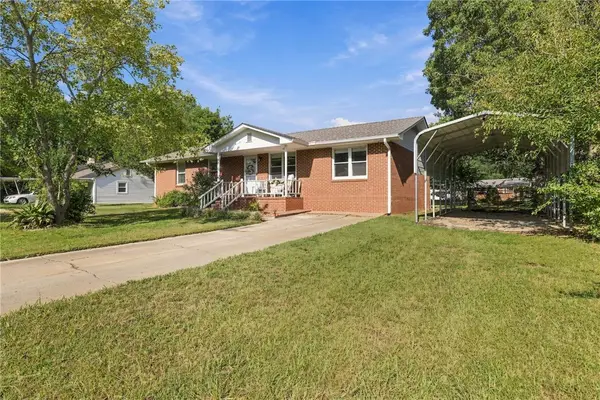 437 S Elm Street, Pendleton, SC 29670