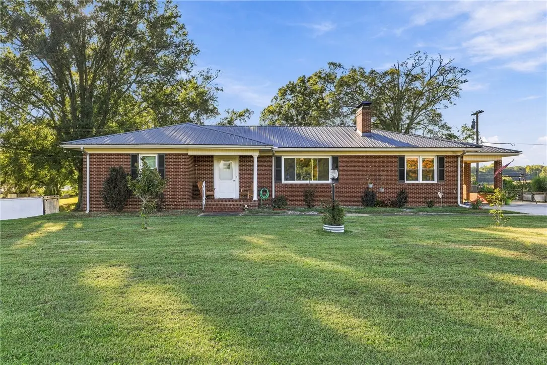 114 Docheno Road, Belton, SC 29627 - #1