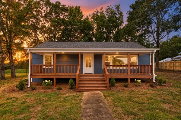 608 W South Broad Street, Walhalla, SC 29691