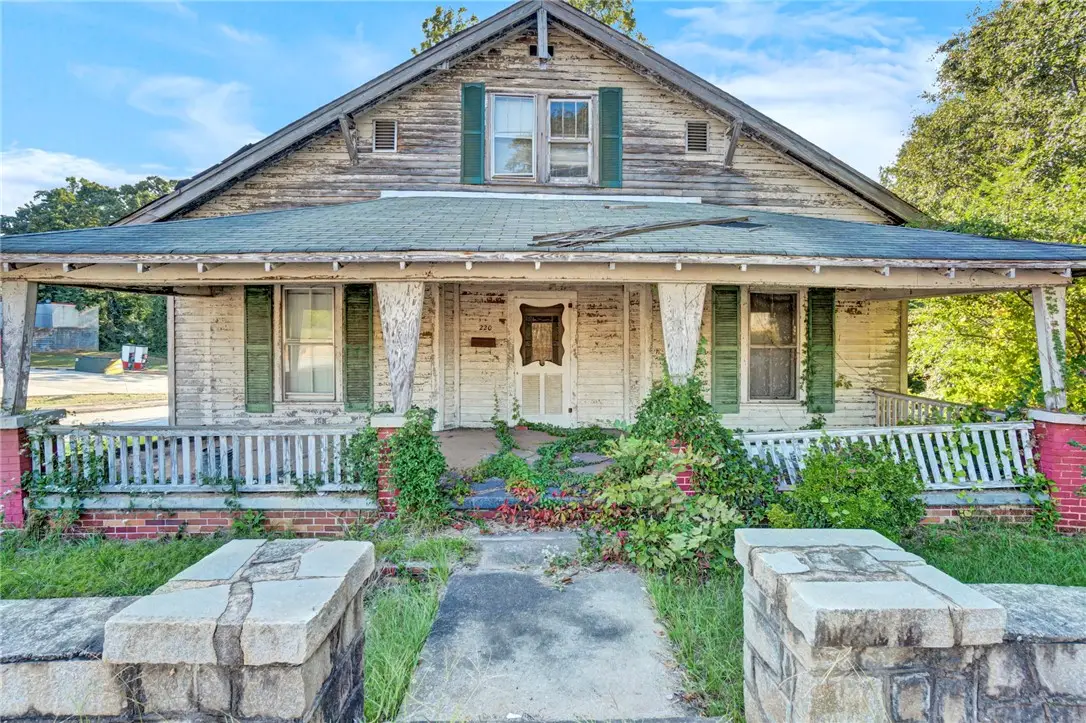 220 Hampton Avenue, Pickens, SC 29671 - #1