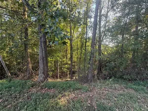 121 Harbor Lane, Townville, SC 29689