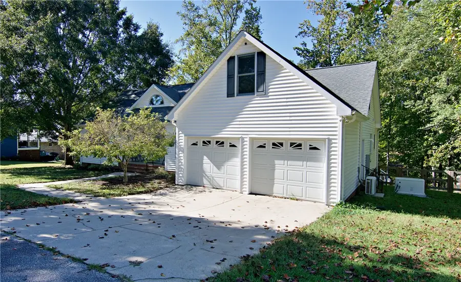 206 Petty Road, Seneca, SC 29672 - #3