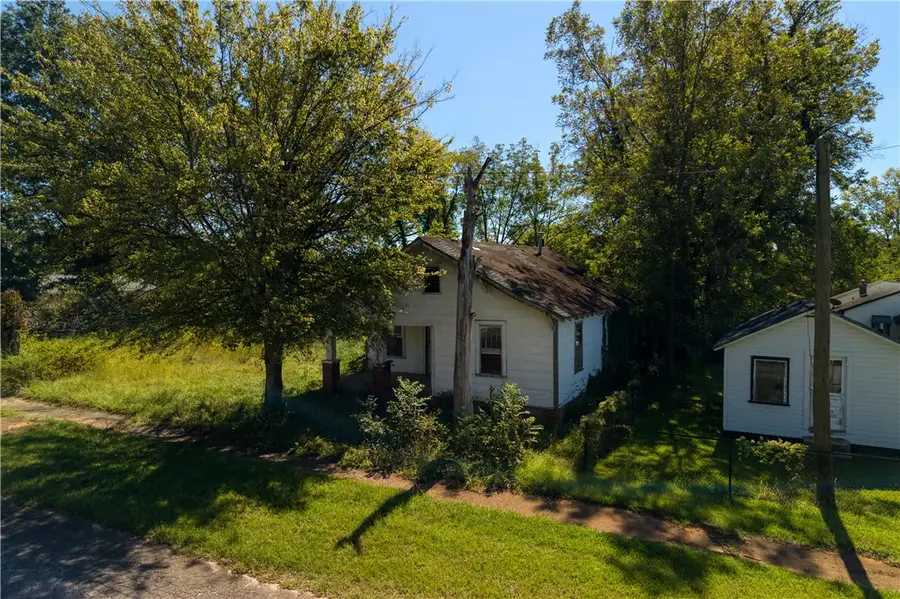 305 W. South 3rd Street, Seneca, SC 29678 - #3