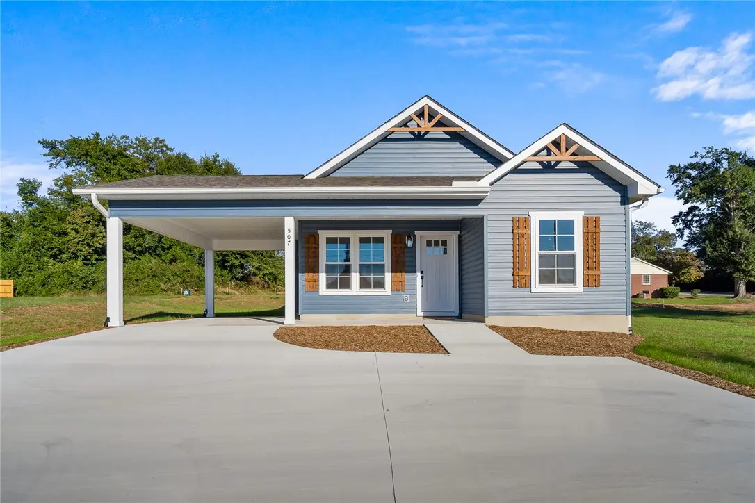 507 S Oak Street, Seneca, SC 29678 - #1