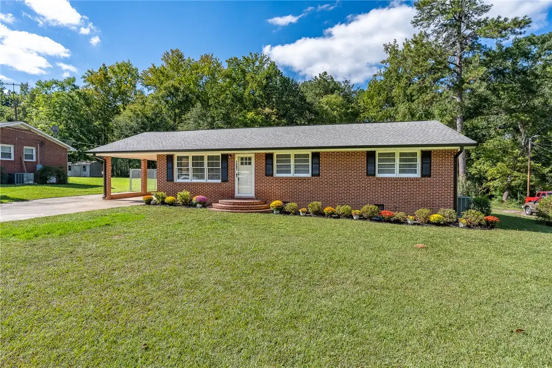 1007 E Northside Drive, Greenwood, SC 29649 - #1