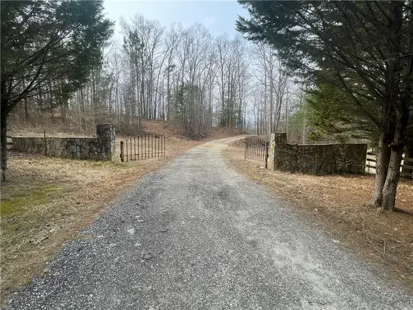 1944 Doctor Johns Road, Westminster, SC 29693
