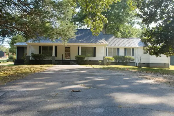 711 W Bear Swamp Road, Walhalla, SC 29691