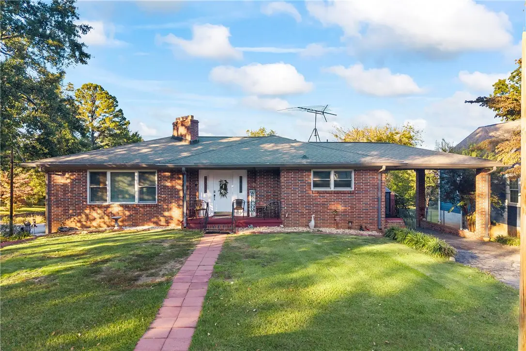 108 W Mauldin Street, Walhalla, SC 29691 - #1