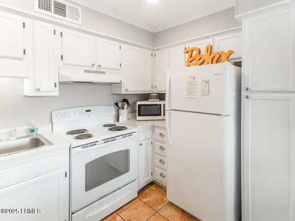 40 Folly Field Road #234, Hilton Head Island, SC 29928