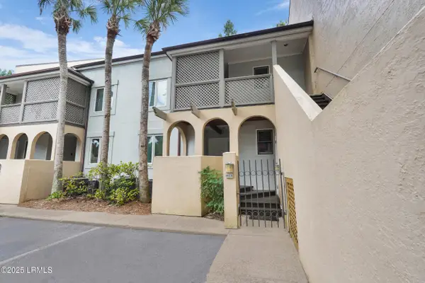 200 Colonnade Club #201, Hilton Head Island, SC 29928